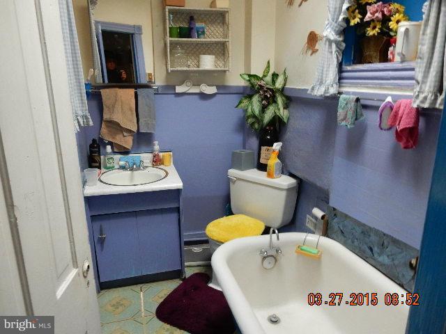 3541 Old York Road Baltimore, MD 21218 - Photo 8 of 13 Bath