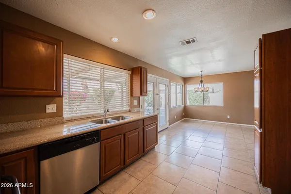 $2,295 | 3434 West Kings Avenue, Phoenix, AZ 85053
