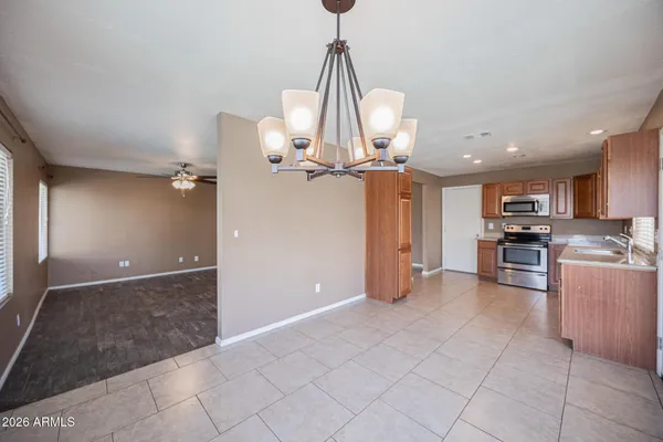 $2,295 | 3434 West Kings Avenue, Phoenix, AZ 85053