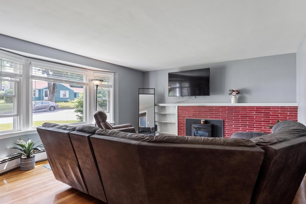 4 Cranston Street Worcester, MA 01606 - Photo 17 of 37