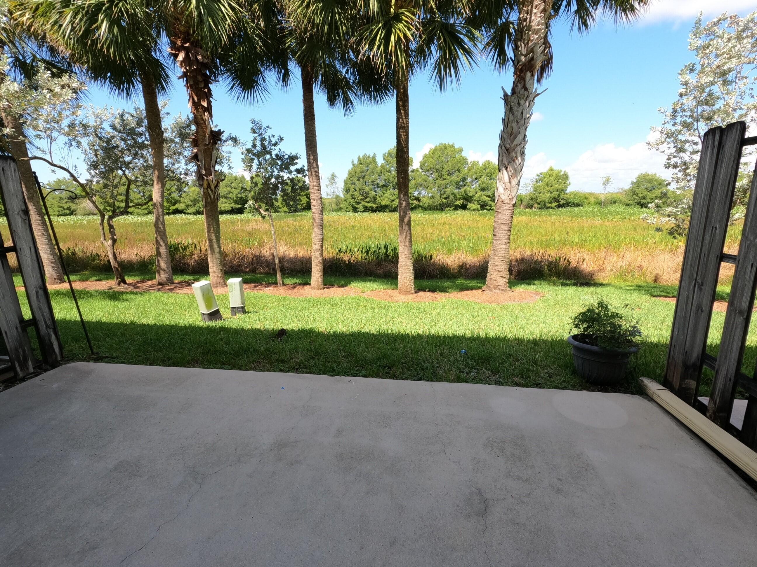 2223 Pasadena Way Weston, FL 33327 - Photo 9 of 21 backyard