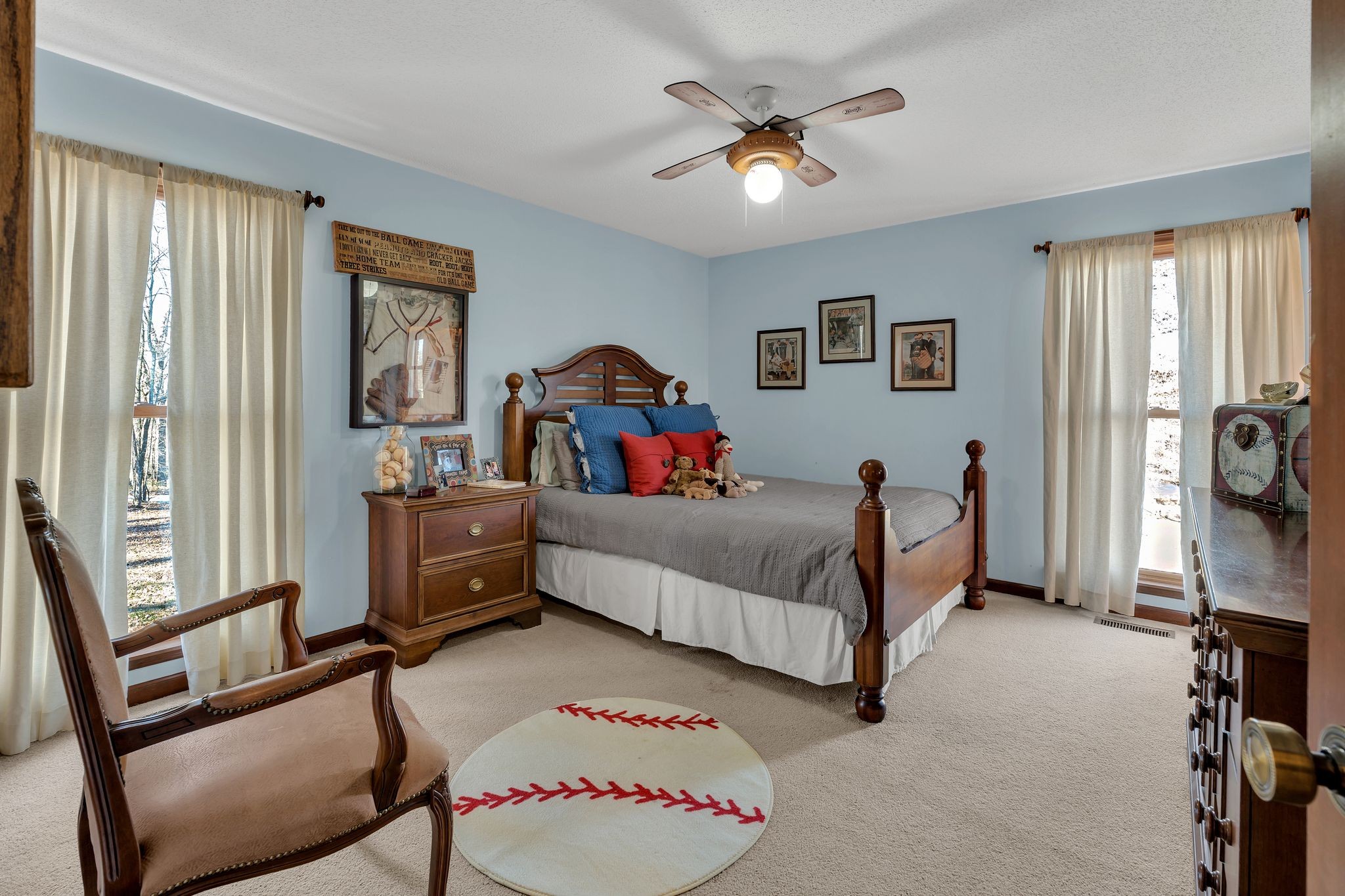 729 Rabbit Trail Road Leoma, TN 38468 - Photo 32 of 52 a living room with furniture and a flat screen tv