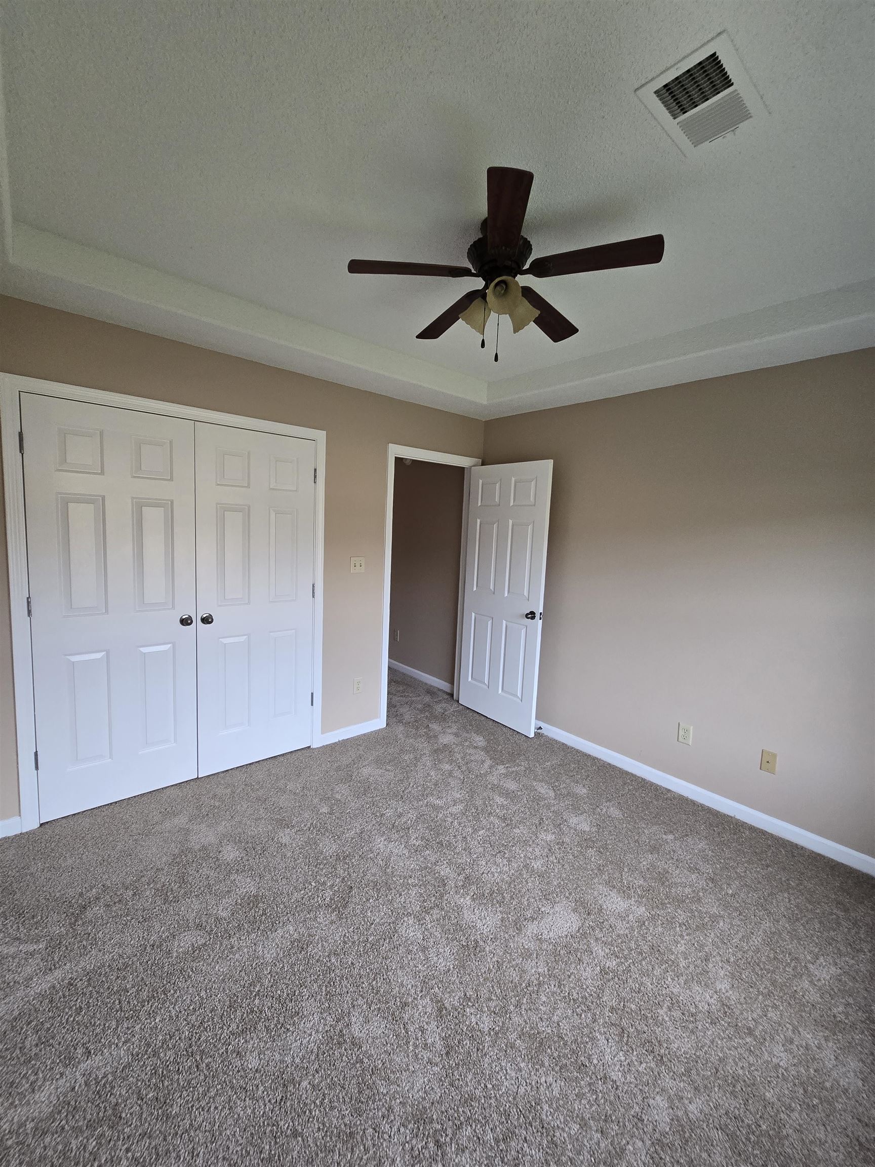 5186 Guffin Road Bartlett, TN 38135 - Photo 14 of 21 a view of an empty room
