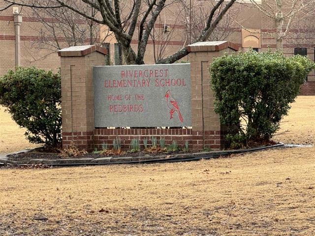 5186 Guffin Road Bartlett, TN 38135 - Photo 4 of 21 a view of a sign board