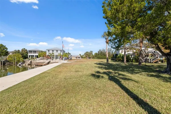 a view of residential houses with outdoor space