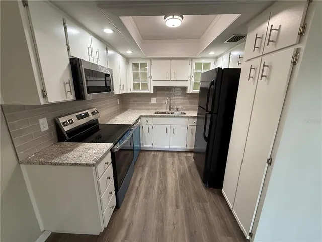 $1,995 | 14731 Pine Glen Circle, Lutz, FL 33559