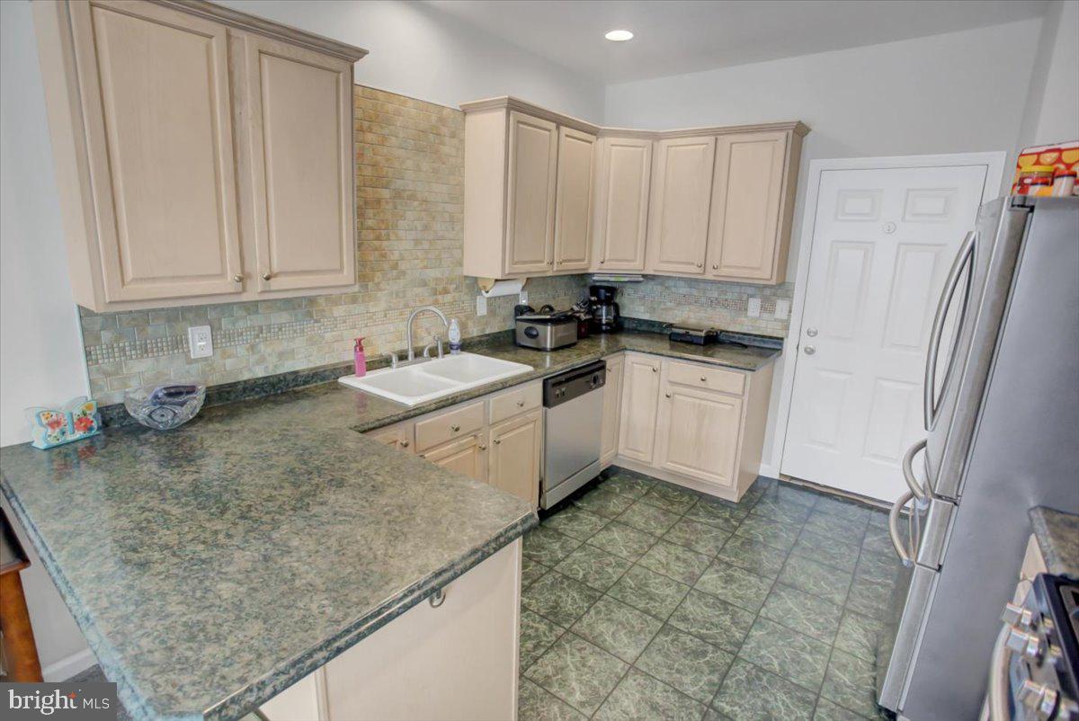 2267 Ionoff Road Harrisburg, PA 17110 - Photo 9 of 32 Gallery Image 9