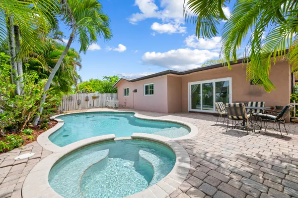 $4,400 | 313 Southeast 4th Terrace, Dania Beach, FL 33004