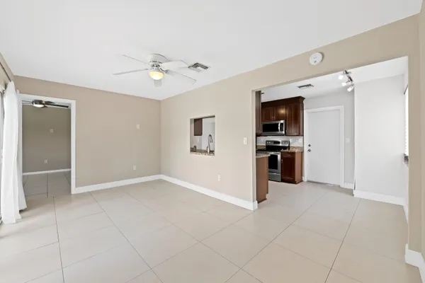 $4,400 | 313 Southeast 4th Terrace, Dania Beach, FL 33004