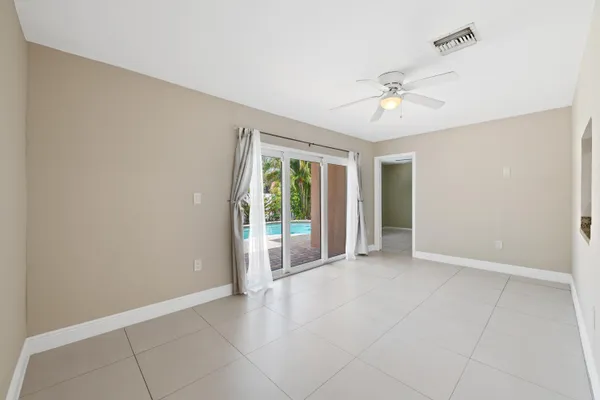 $4,400 | 313 Southeast 4th Terrace, Dania Beach, FL 33004