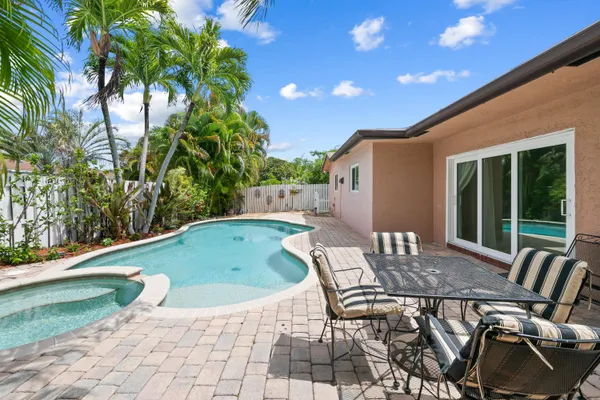 $4,400 | 313 Southeast 4th Terrace, Dania Beach, FL 33004