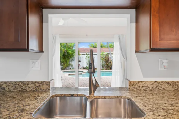 $4,400 | 313 Southeast 4th Terrace, Dania Beach, FL 33004