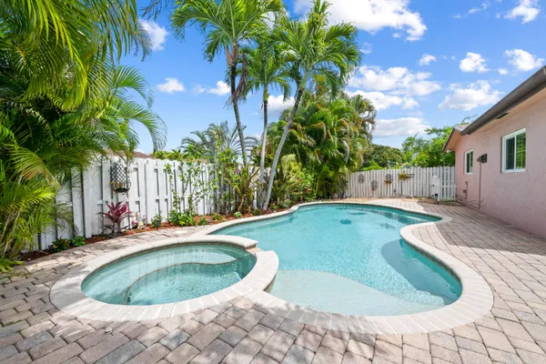 $4,400 | 313 Southeast 4th Terrace, Dania Beach, FL 33004