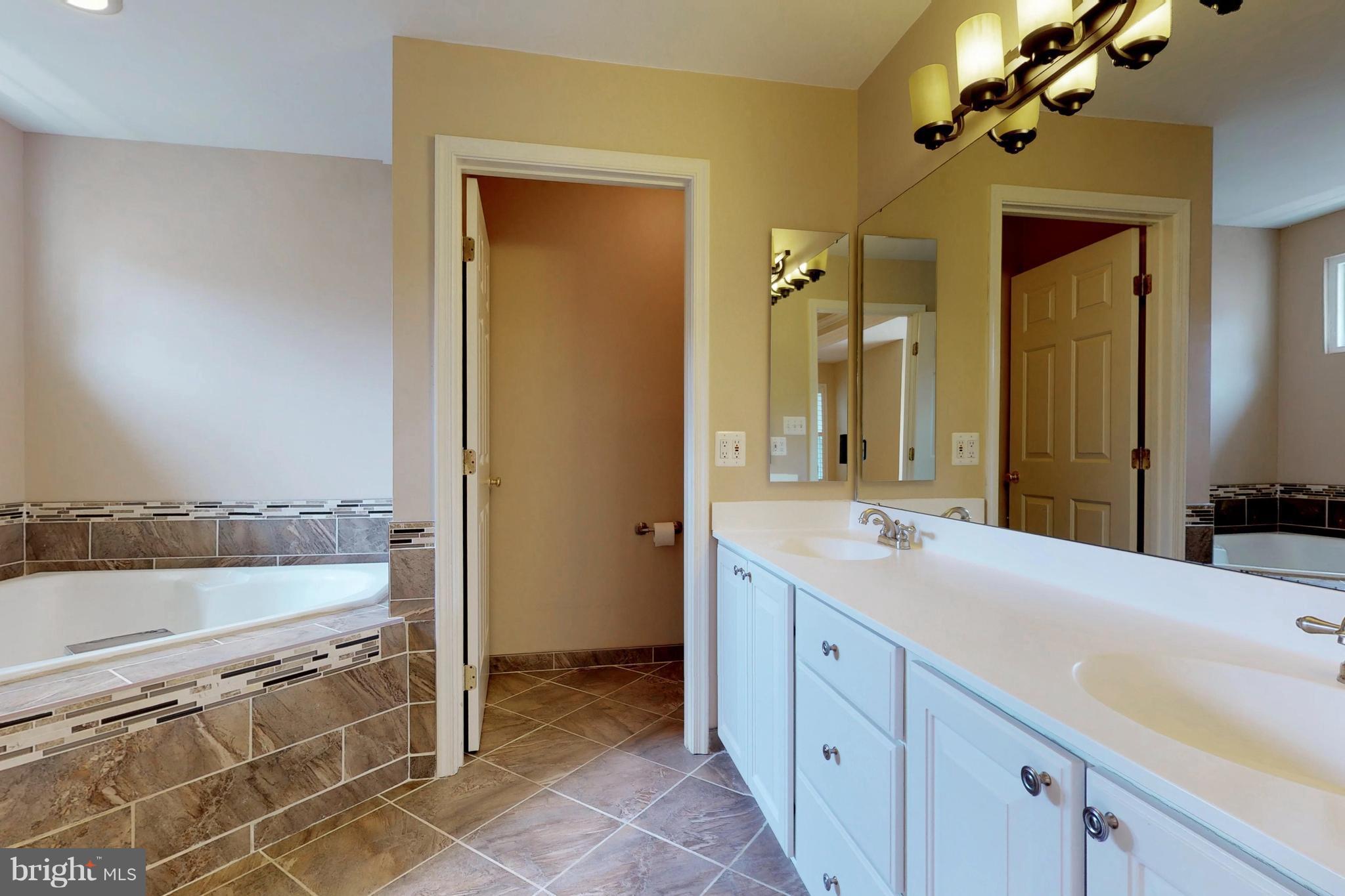 14408 Clubhouse Road Gainesville, VA 20155 - Photo 20 of 30 Bath (Master)