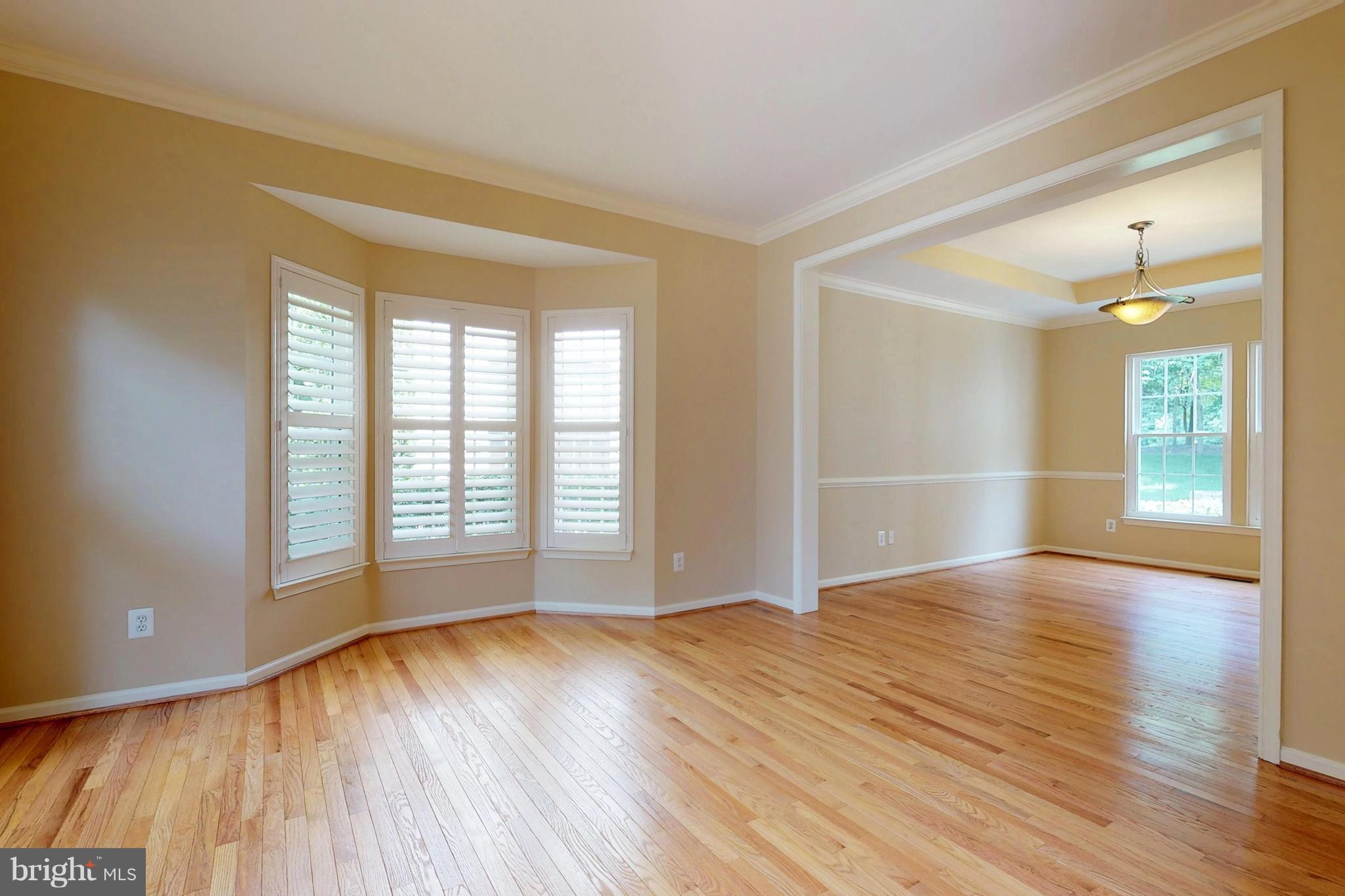 14408 Clubhouse Road Gainesville, VA 20155 - Photo 6 of 30 Living Room