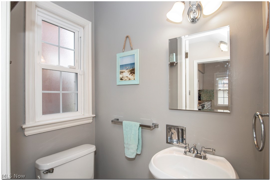 2366 Charney Road Cleveland, OH 44118 - Photo 17 of 34 Gallery Image 17