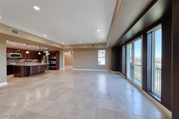 $3,150 | 64 Strada Principale, Unit 405, Henderson, NV 89011