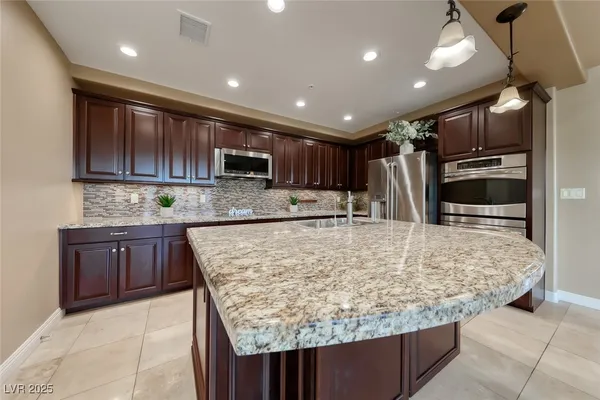 $3,150 | 64 Strada Principale, Unit 405, Henderson, NV 89011