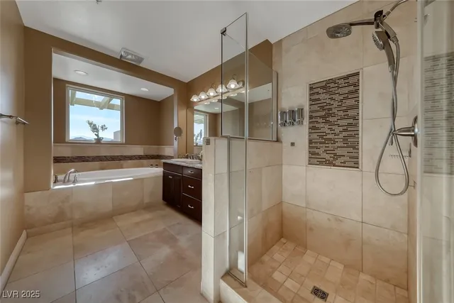 $3,300 | 64 Strada Principale, Unit 405, Henderson, NV 89011