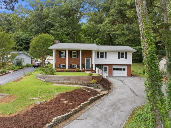 $385,000 | 1025 South Seminole Drive, Chattanooga, TN 37412