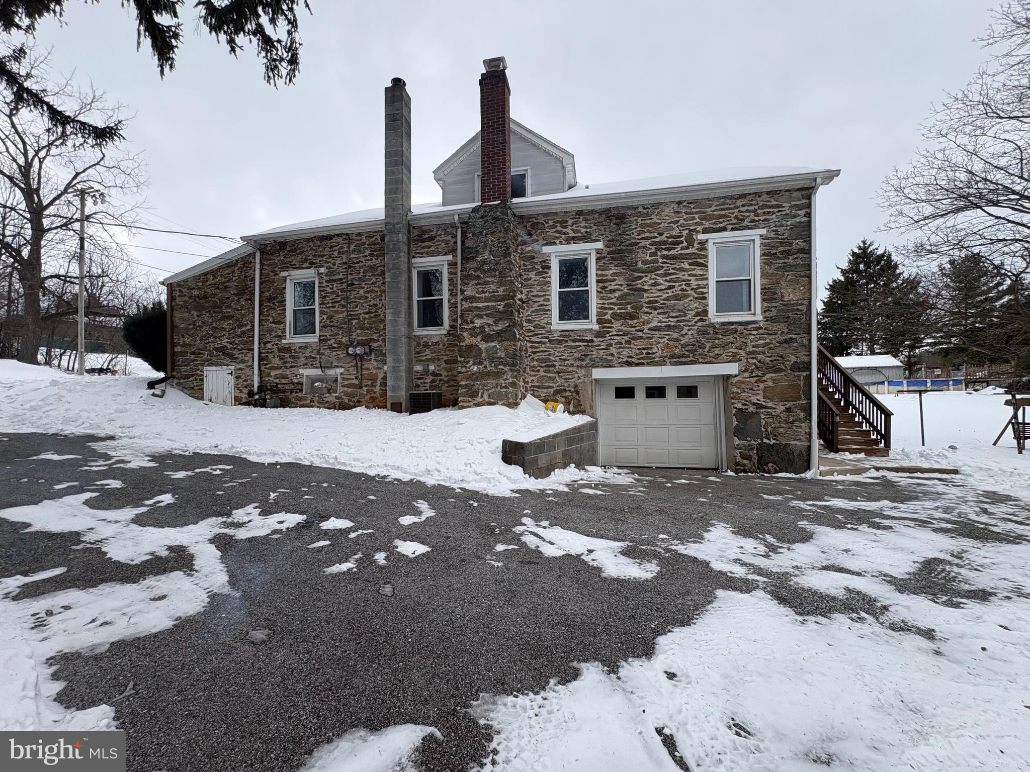 9446-9448 East Springfield Road Seven Valleys, PA 17360 - Photo 2 of 27