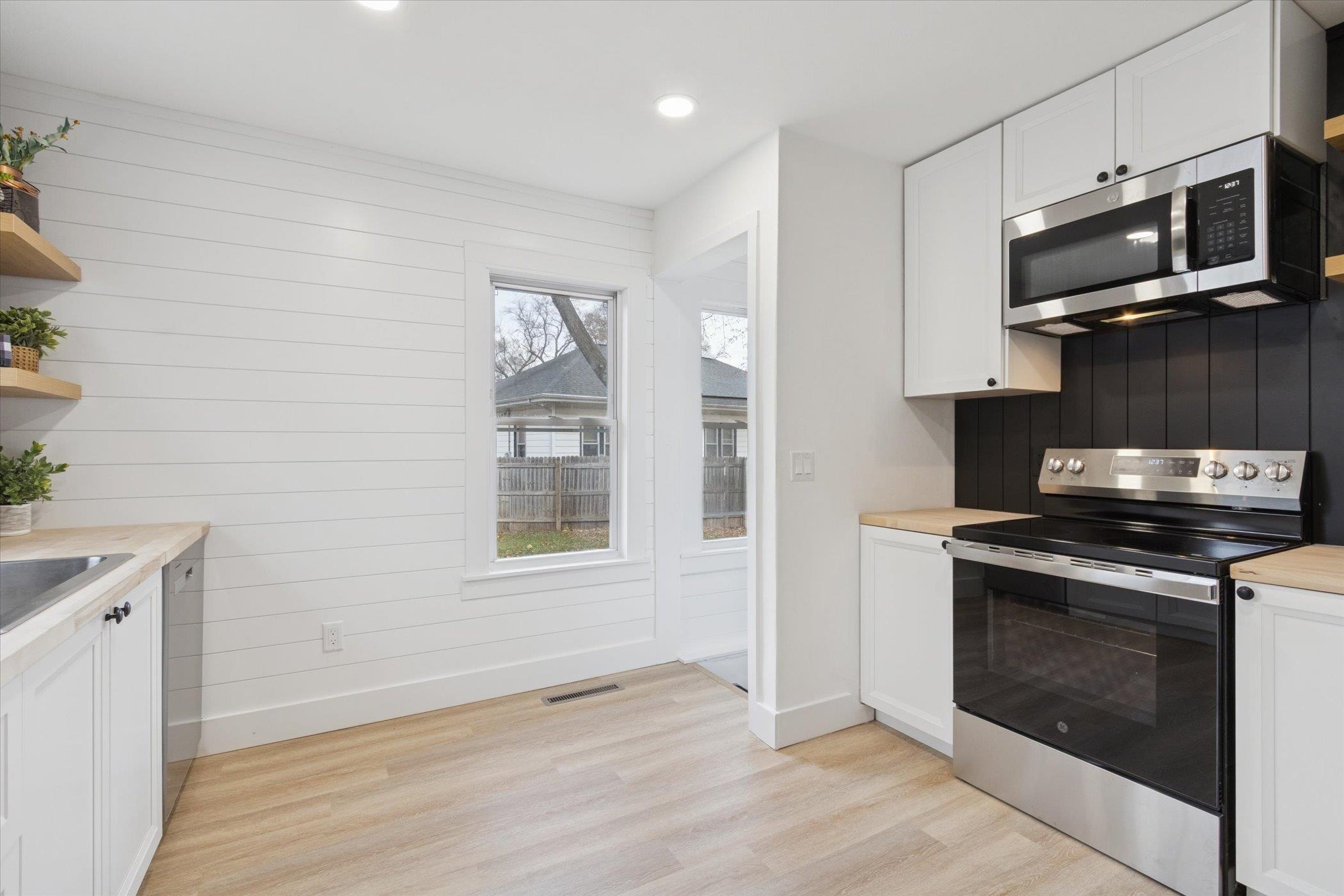 1741 Fayette Avenue Beloit, WI 53511 - Photo 14 of 39