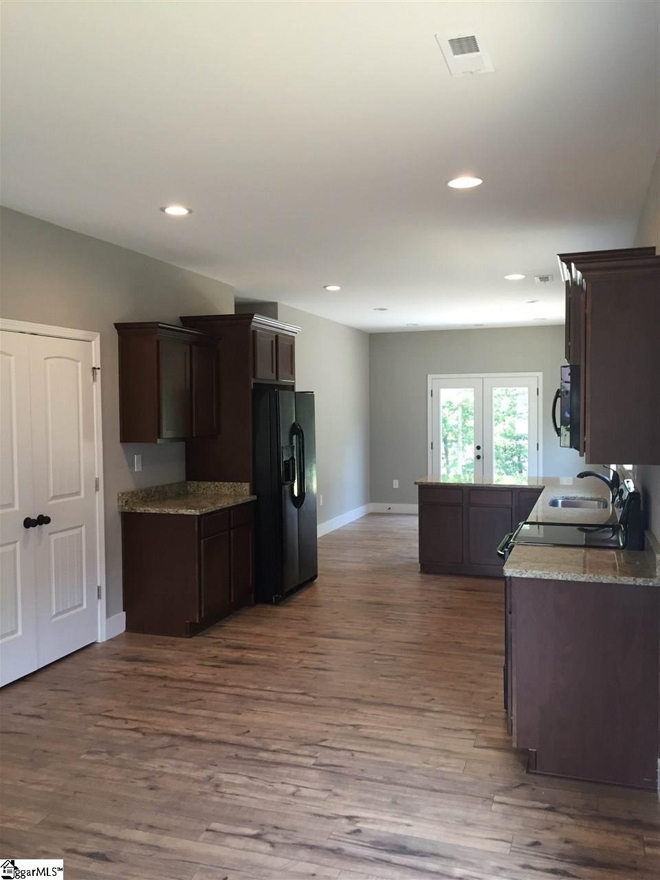 504 Tryon Street Greer, SC 29651 - Photo 3 of 12