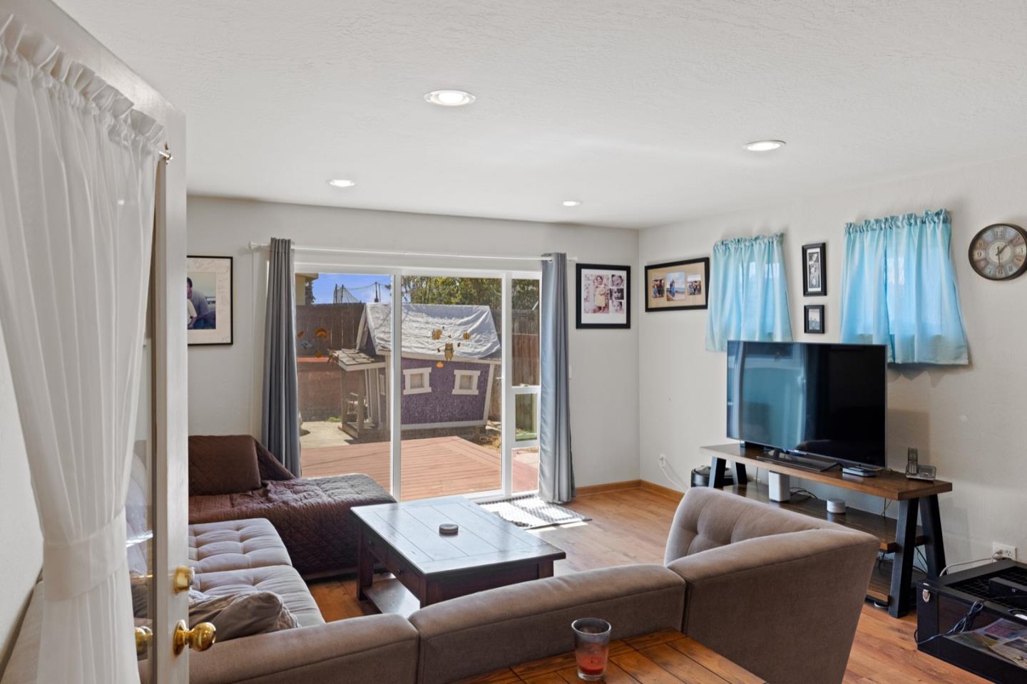 3235 Melanie Road Marina, CA 93933 - Photo 14 of 33 Gallery Image 14