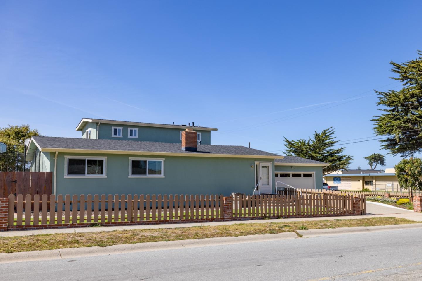 3235 Melanie Road Marina, CA 93933 - Photo 4 of 33 Gallery Image 4