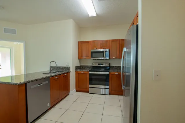 $2,200 | 49 Southeast Sedona Circle, Unit 201, Stuart, FL 34994