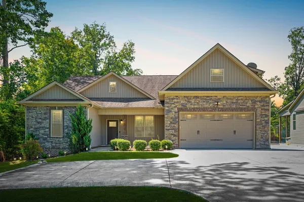 $449,900 | 8208 Igou Gap Road, Chattanooga, TN 37421