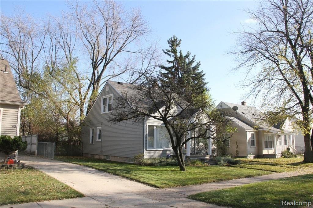 2784 Kenmore Road Berkley, MI 48072 - Photo 20 of 25 IMG_4510.JPG