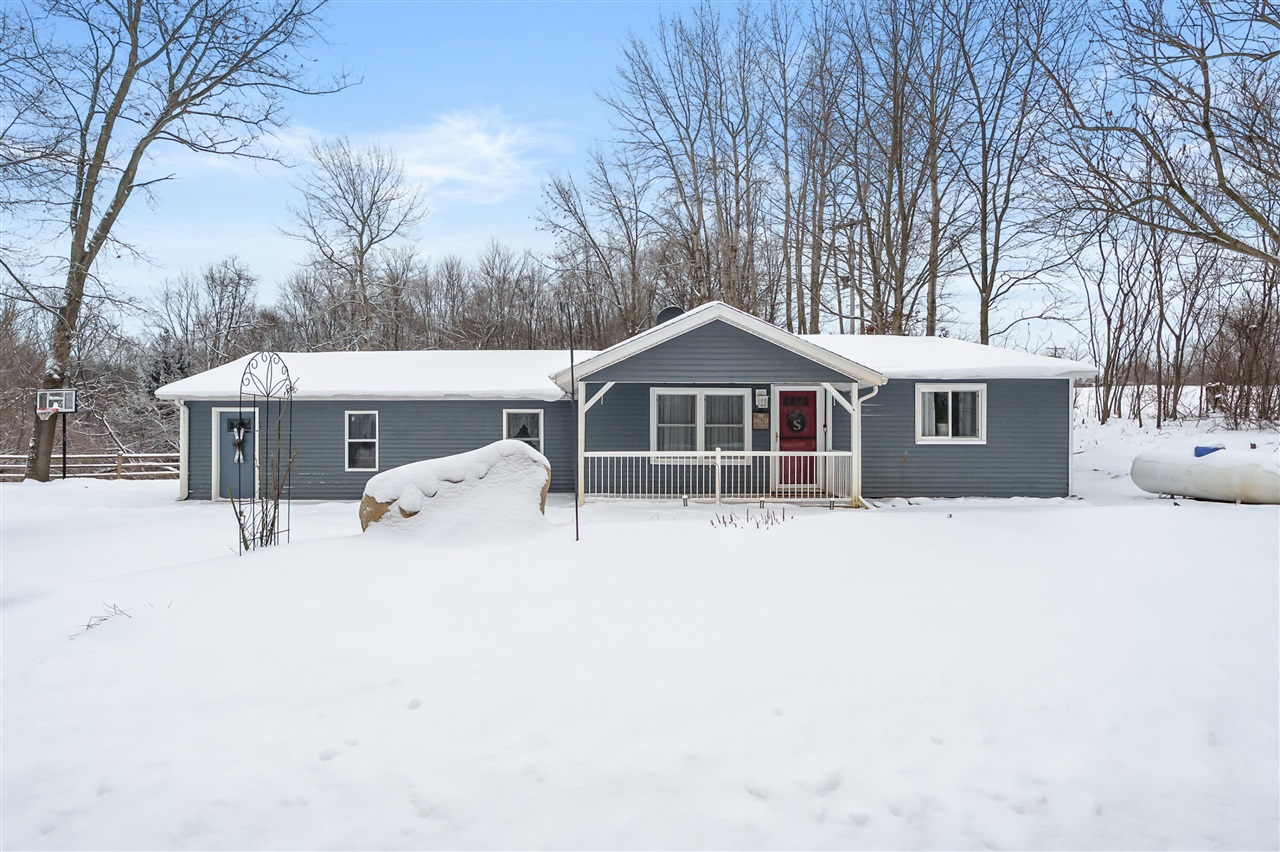 6670 Keyes Road Bellevue, MI 49021 - Photo 2 of 33