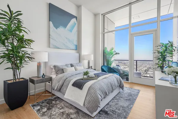 $12,925 | 11750 Wilshire Boulevard, Unit 3202, Los Angeles, CA 90025