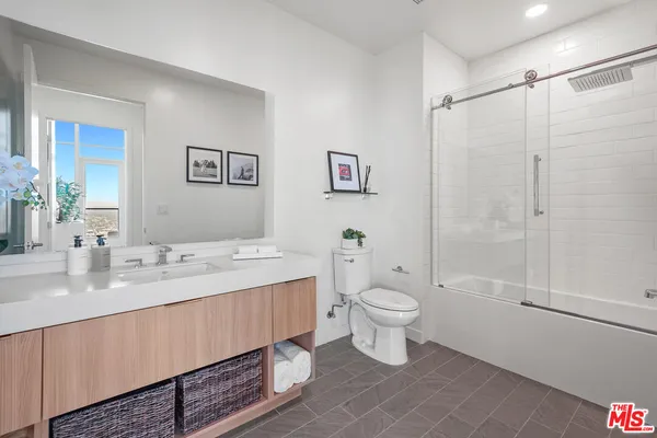 $12,925 | 11750 Wilshire Boulevard, Unit 3202, Los Angeles, CA 90025