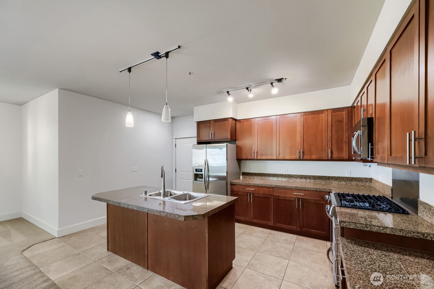 8535 Avondale Road Northeast, Unit A204 Redmond, WA 98052 - Photo 9 of 34