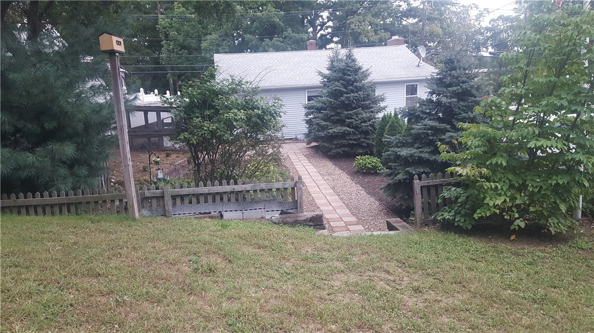 113 Arnold Road Coventry, RI 02816 - Photo 3 of 29