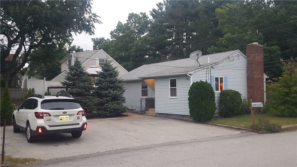 113 Arnold Road Coventry, RI 02816 - Photo 4 of 29