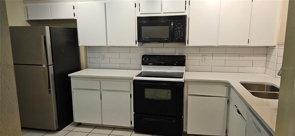 2 Escondido Circle, Unit 185 Altamonte Springs, FL 32701 - Photo 3 of 4