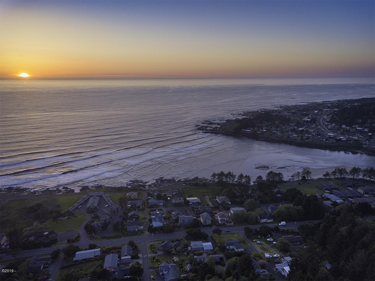 122 Reeves Circle Yachats, OR 97498 - Photo 30 of 40 Aerial view at sunset