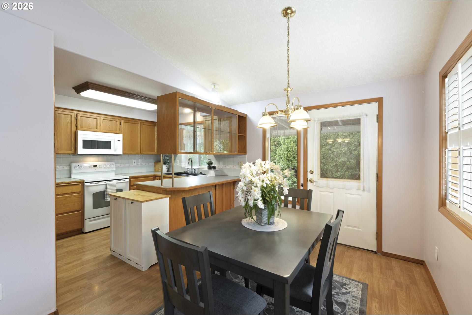 1143 Southwest James Court Dundee, OR 97115 - Photo 12 of 40 Gallery Image 12