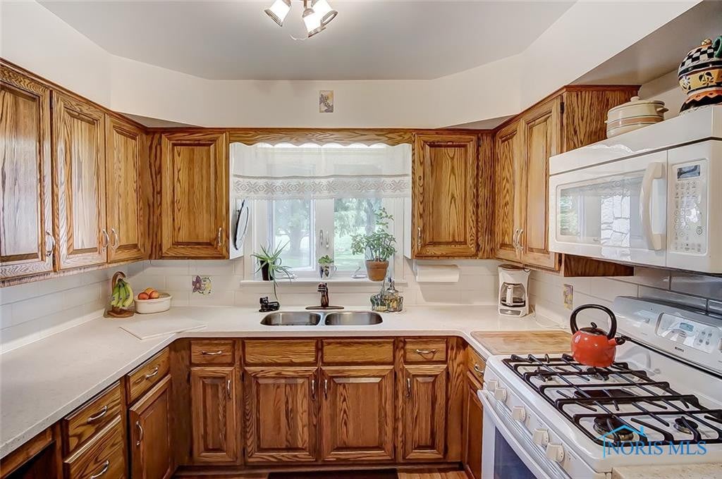 11561 Box Road Grand Rapids, OH 43522 - Photo 4 of 8 Gallery Image 4
