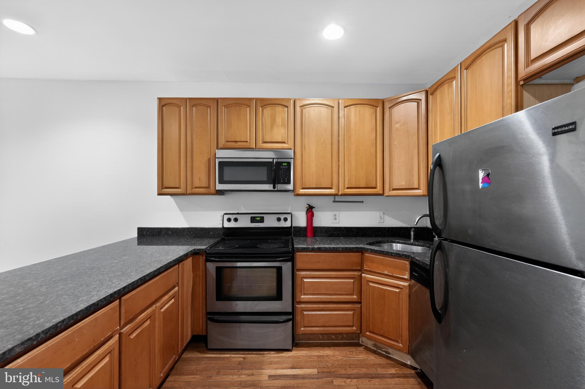 1729 Master Street, Unit B Philadelphia, PA 19121 - Photo 6 of 17
