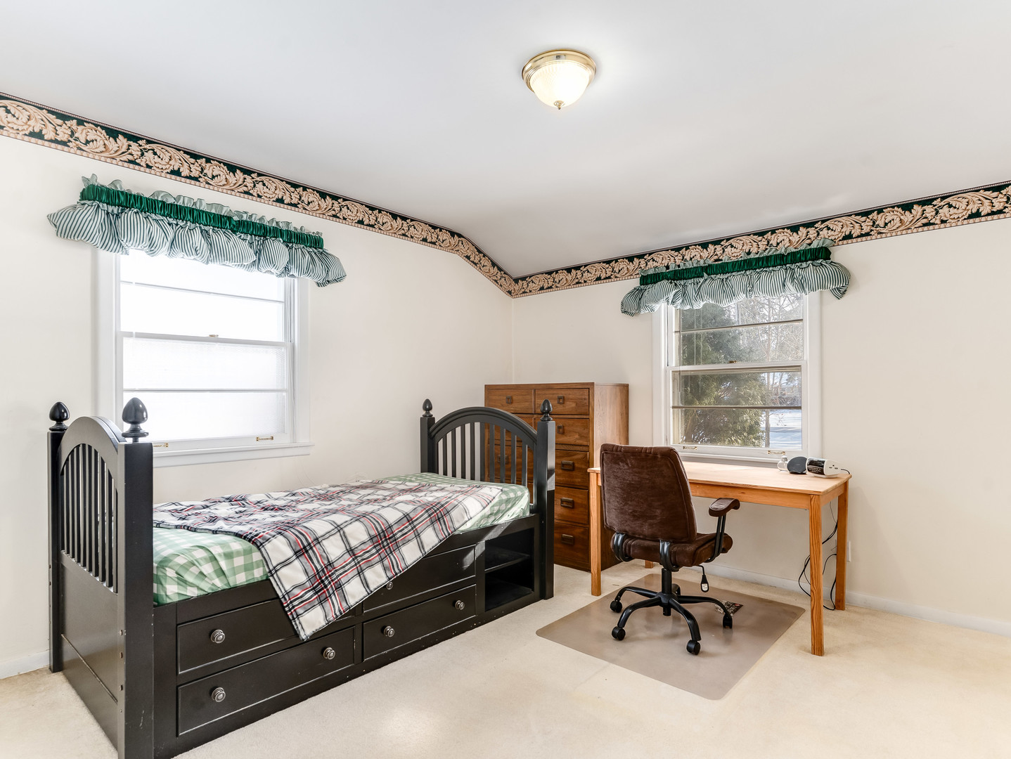 178 Brookhill Road Libertyville, IL 60048 - Photo 19 of 39 a bedroom with bed and a window