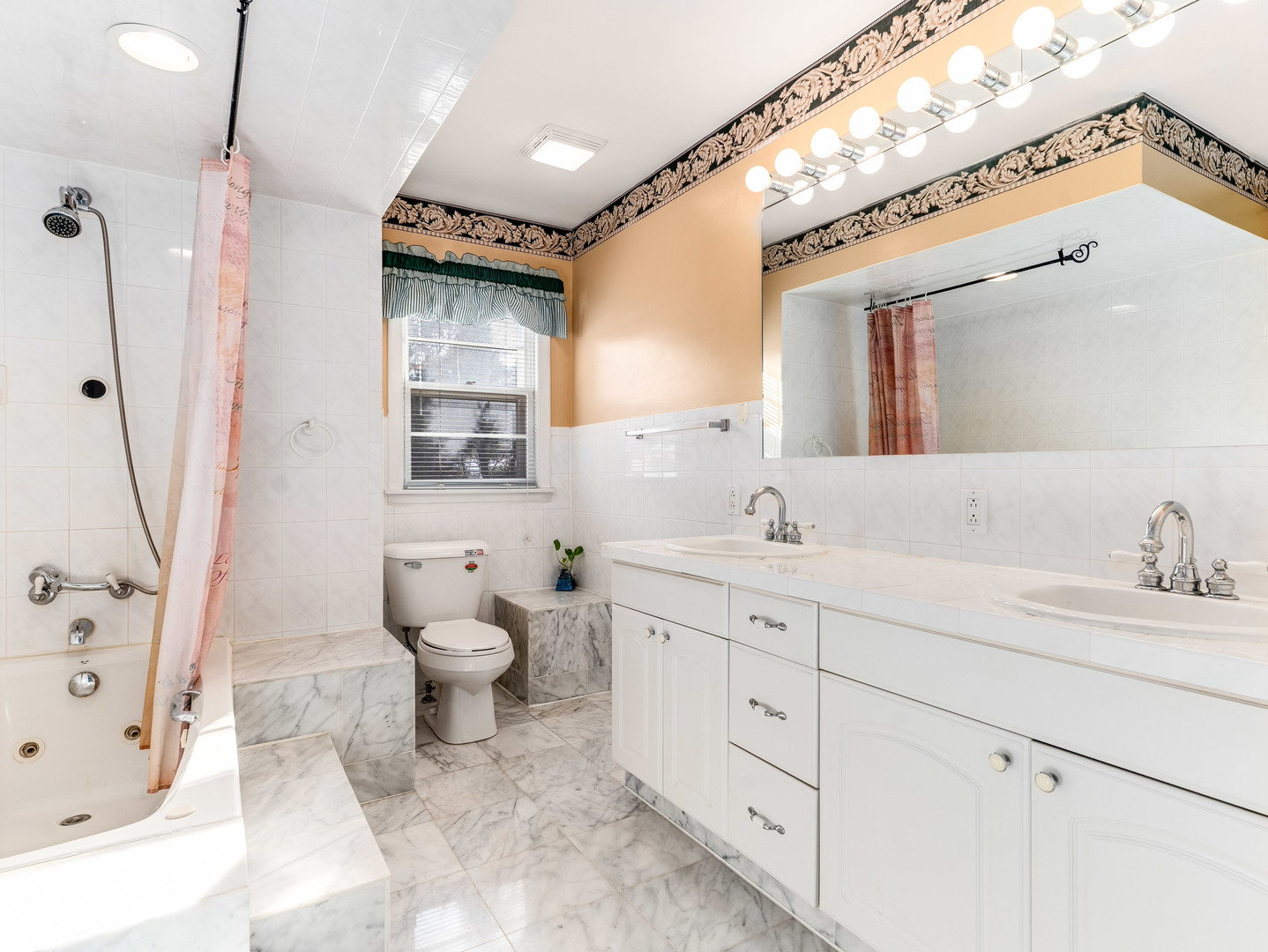 178 Brookhill Road Libertyville, IL 60048 - Photo 21 of 39 a bathroom with a double vanity sink mirror and toilet