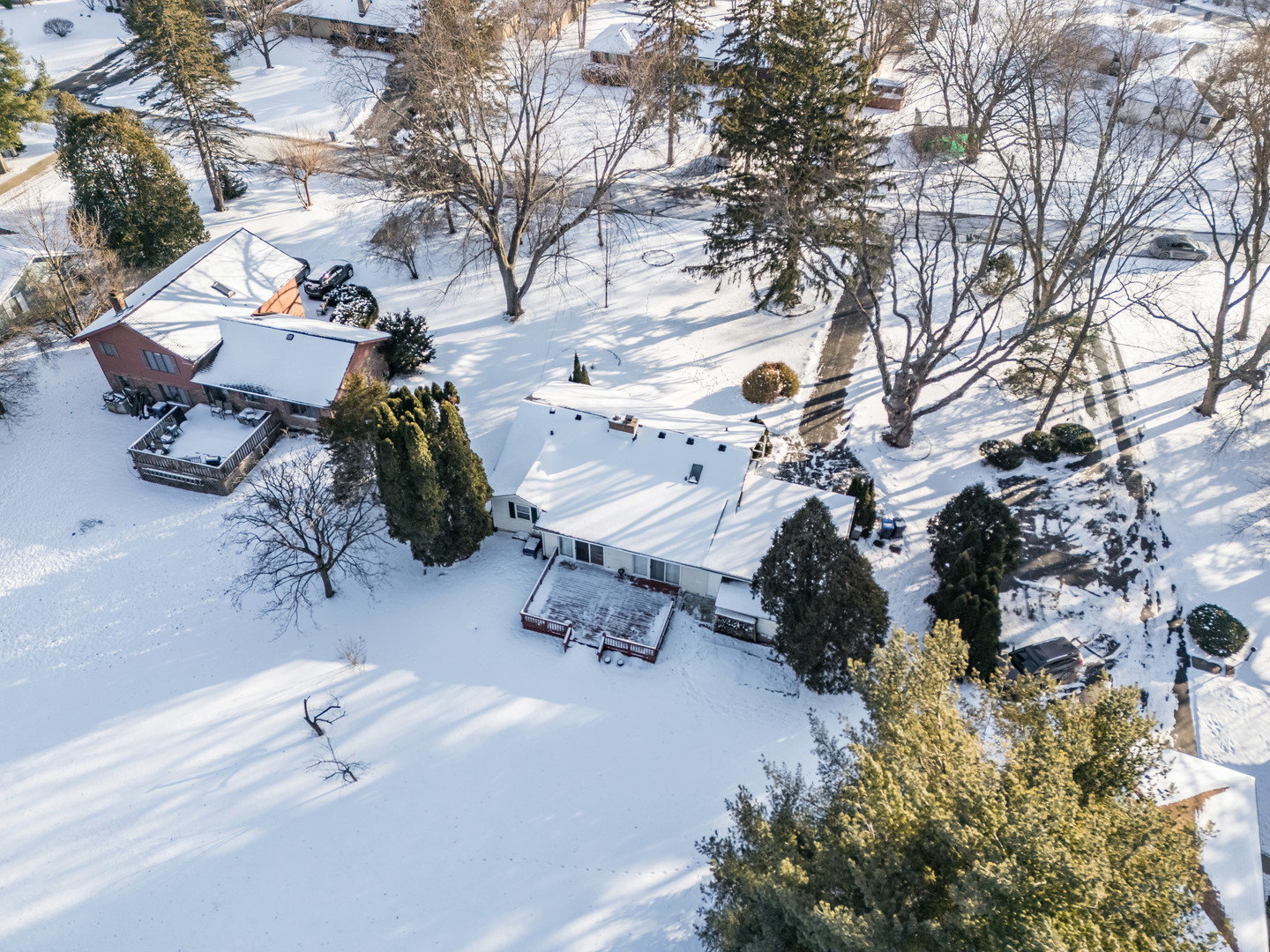 178 Brookhill Road Libertyville, IL 60048 - Photo 31 of 39 a view of a backyard of the house