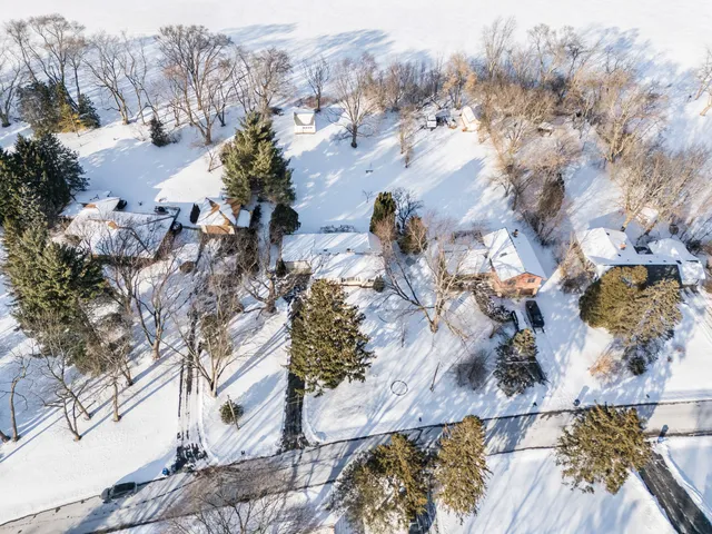 $495,000 | 178 Brookhill Road, Libertyville, IL 60048