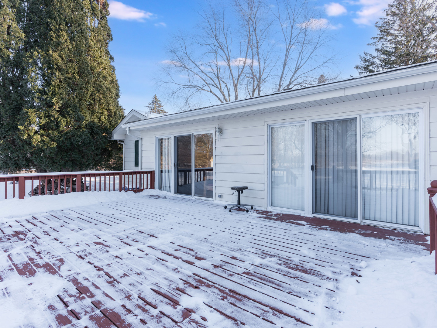 178 Brookhill Road Libertyville, IL 60048 - Photo 5 of 39 a view of a house with a wooden roof deck