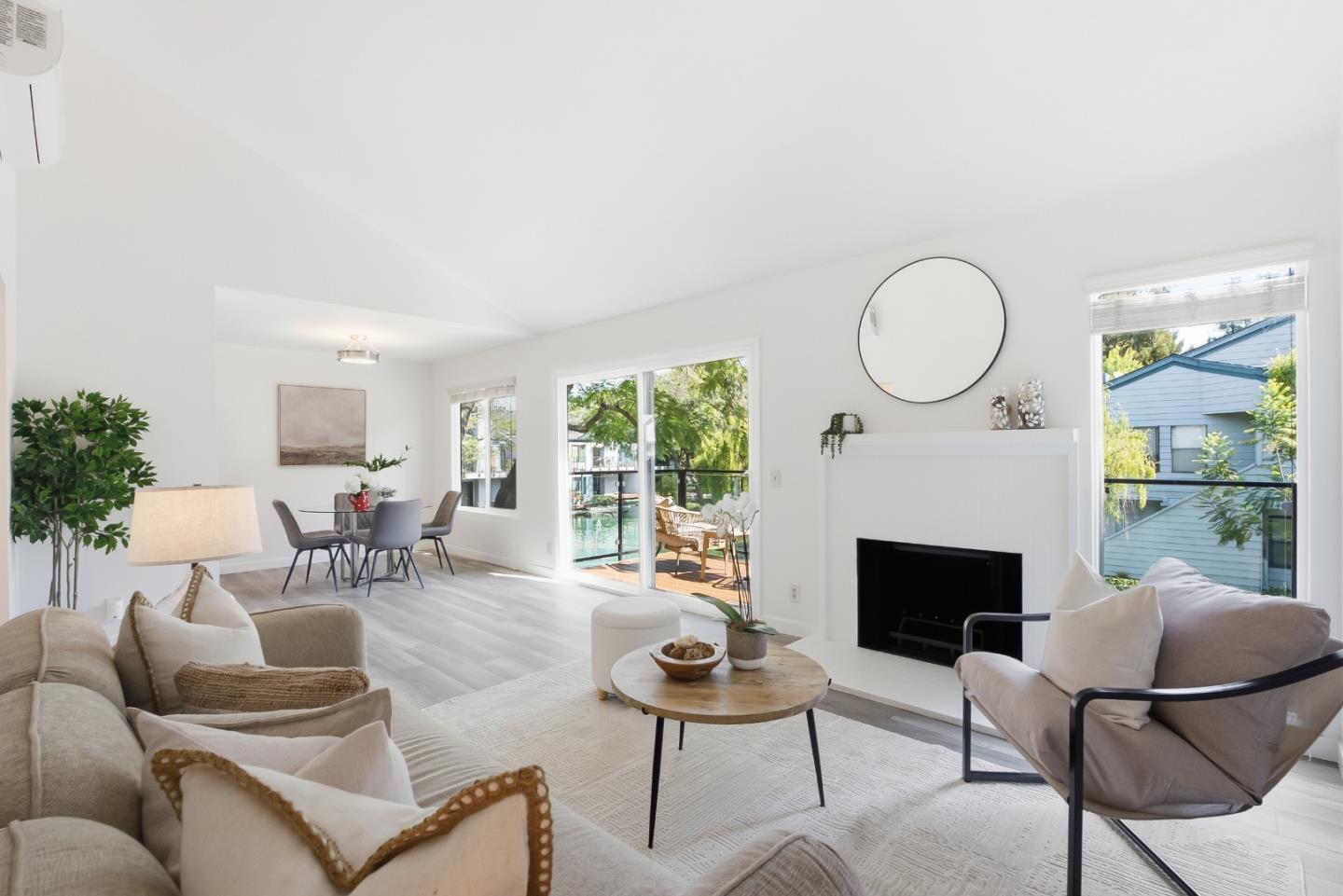 905 West Middlefield Road, Unit 972 Mountain View, CA 94043 - Photo 3 of 32