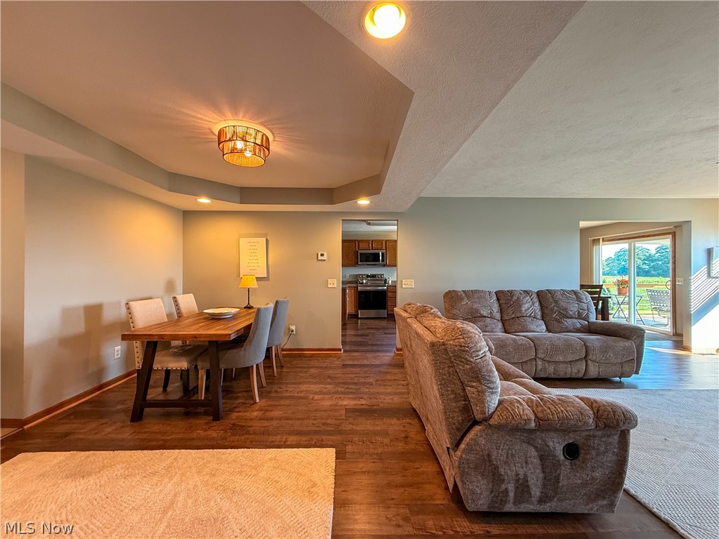 125 Pondview Circle Rittman, OH 44270 - Photo 6 of 38 Dining area with tray ceiling